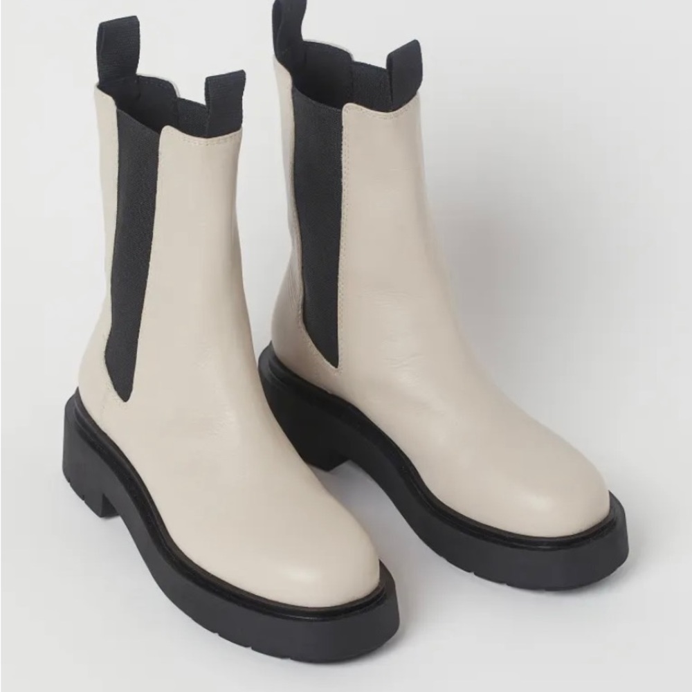 H&M | high profile Chelsea boot lug sole (like new)